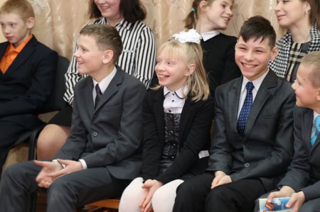 Заместитель премьер-министра Михаил Русый посетил Ошмянскую школу-интернат