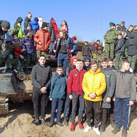 Учащиеся Ошмянского района стали зрителями "танкового биатлона"