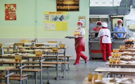 Все работники школ будут обеспечены горячим питанием за счет бюджетных средств — министр образования РБ