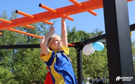 Ко Дню защиты детей в Ошмянах построены детская и спортивная площадки